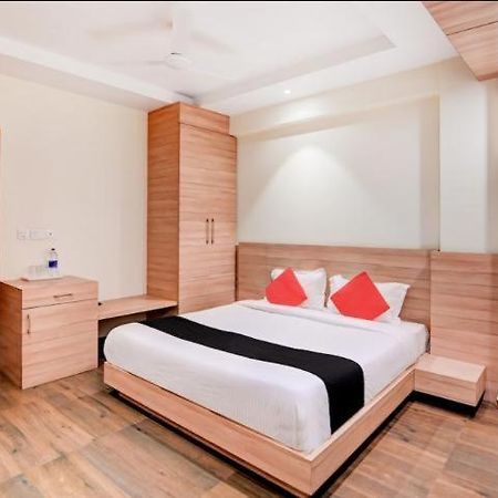 Triton Inn Lucknow Zewnętrze zdjęcie