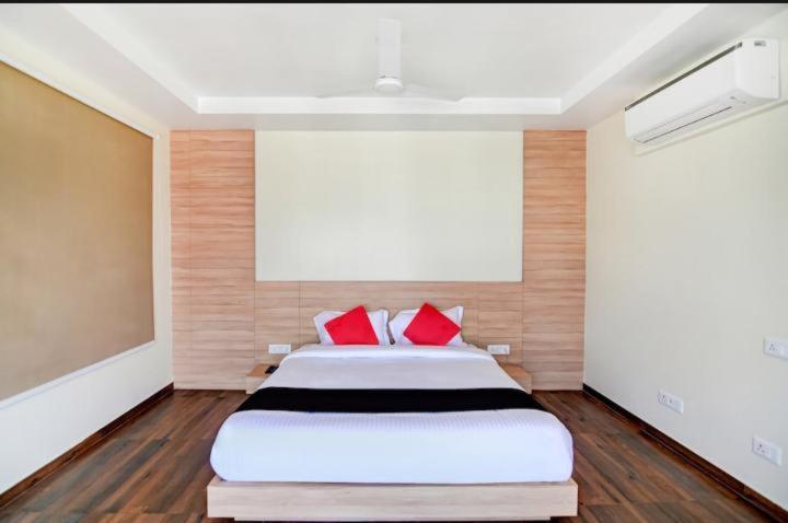 Triton Inn Lucknow Zewnętrze zdjęcie